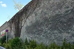 Gartenmauer des Stiftes Neukloster („Zeisel­mauer“)