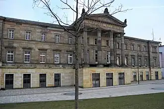 Blick auf das Empfangsgebäude des Hauptbahnhofs (2021)