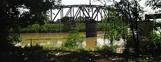 Außer Betrieb befind­liche Drehbrücke über den Yazoo River bei Redwood (Mississippi)
