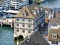 Ansicht vom Karlsturm des Grossmünsters, links die Rathausbrücke, im Hintergrund links die Schipfe und rechts das Limmatquai