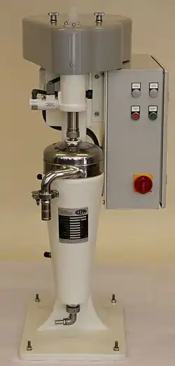 Röhrenzentrifuge Z61, aktuelle Bauform. Rotorinhalt 6 Liter.