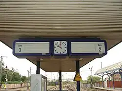 Fallblattanzeiger Gleis 2/3 (2021)