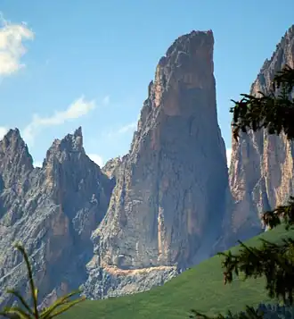 Zahnkofel von Südosten (aus dem Fassatal)