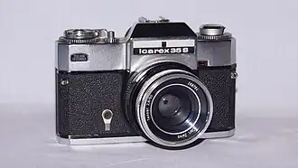 Zeiss Ikon Voigtländer Icarex 35 S mit Tessar 1:2.8/50mm