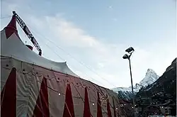 Aussenansicht der Zeltbühne