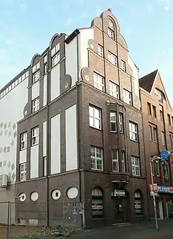 Vorderhaus an der Steintorstraße und Hinterhaus an der Reitwallstraße