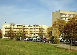 Zum Terrassenhaus umgebauter WBS 70 in Grünau-Nord