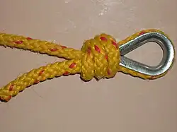 Der Zweistrang-Bändselknoten bildet eine Schlinge und dient u.&nbsp;a. zum schnellen Einbinden einer Kausch zum Schutz der Leine