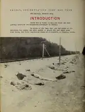 Seite 16 (Einleitung Teil III): „[…]&nbsp;der erste Eindruck kommt als kompletter, als überwältigender Schock.“ Bild von ermordeten Häftlingen des KZ-Außenlagers Kaufering IV – Hurlach an der Bahnlinie Kaufering-Landsberg.[50]